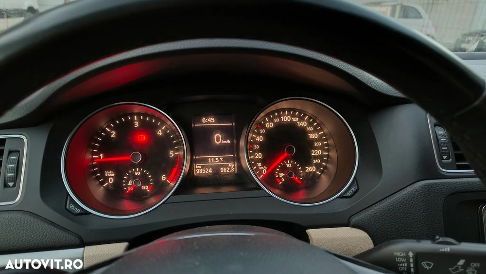 Volkswagen Jetta - 23