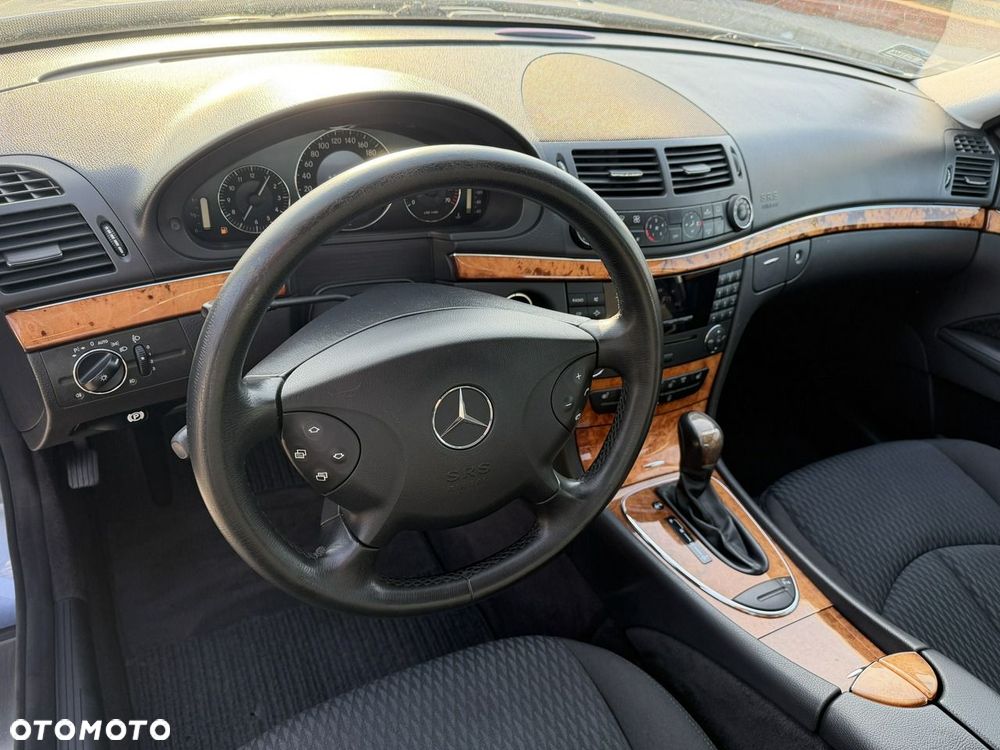 Mercedes-Benz Klasa E 200 Kompressor Automatik Elegance - 29