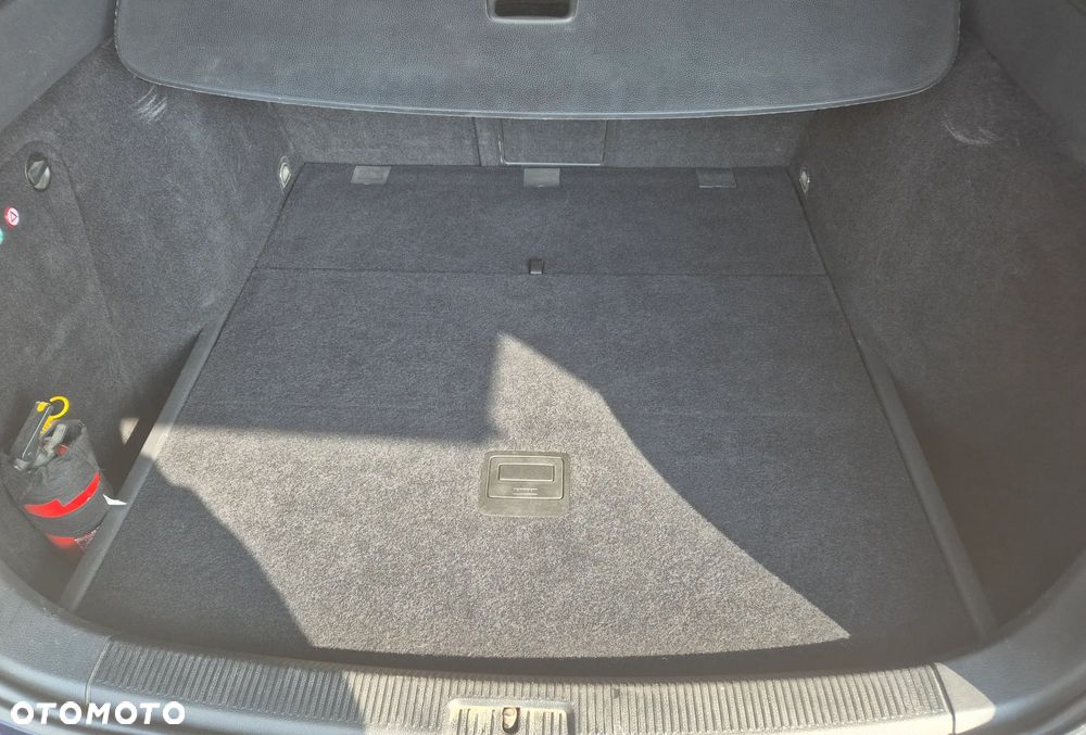 Volkswagen Golf 1.9 TDI DPF Comfortline - 19