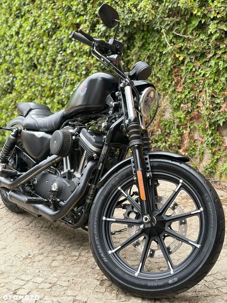 Harley-Davidson Sportster Iron 883 - 11