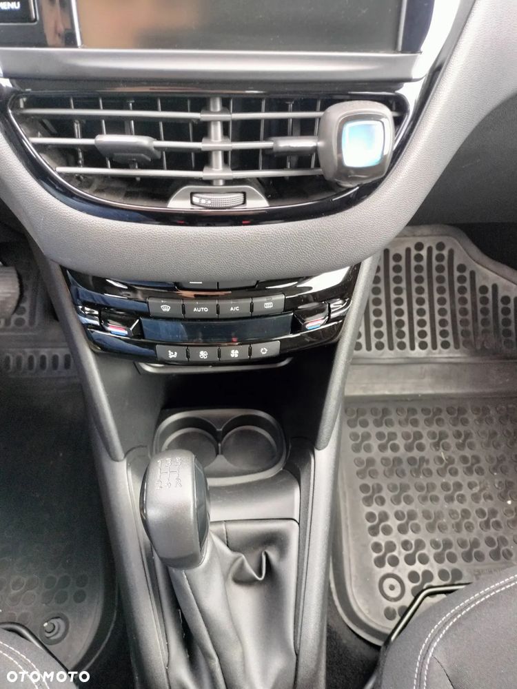 Peugeot 208 1.2 PureTech Active - 10