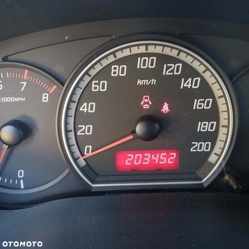 Suzuki Swift - 7