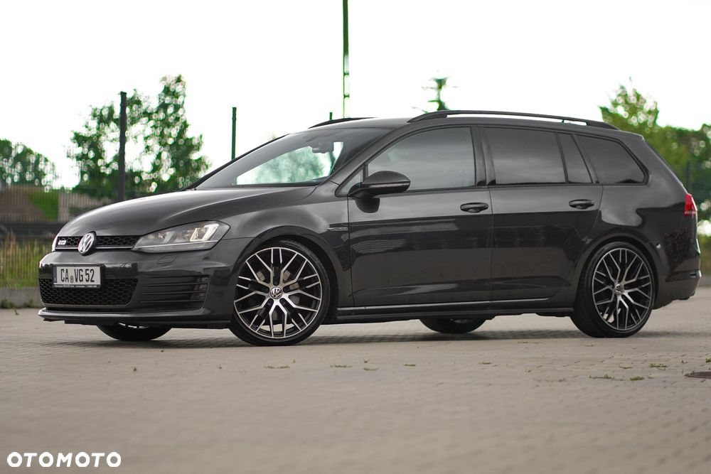Volkswagen Golf - 3