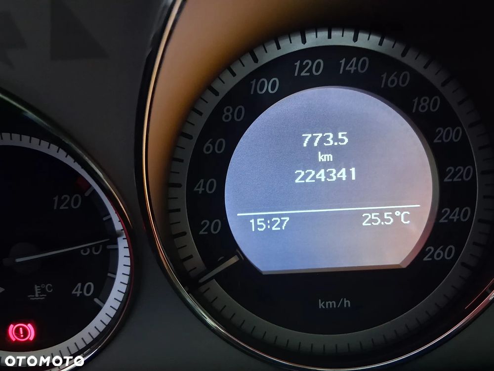 Mercedes-Benz Klasa C 200 CDI BlueEff Avantgarde - 10