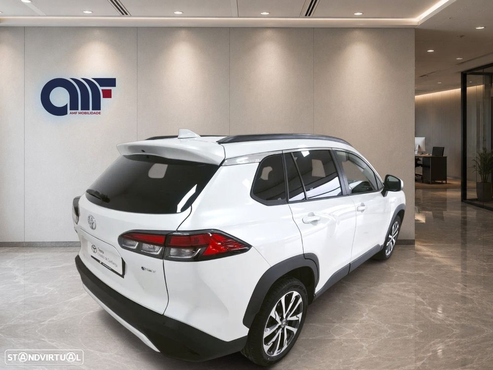 Toyota Corolla Cross 1.8 Hybrid Luxury - 3