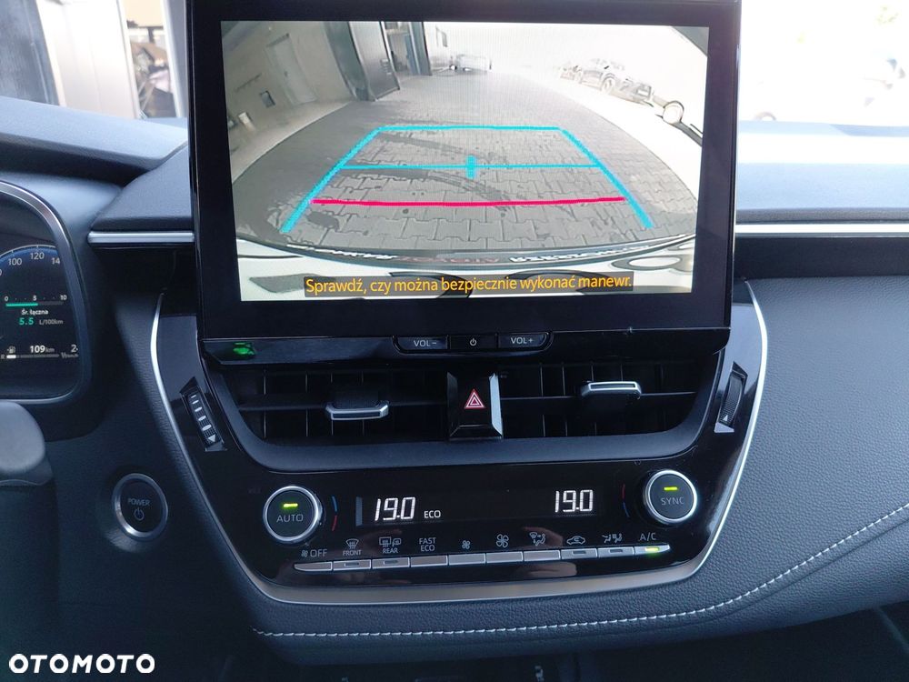 Toyota Corolla 1.8 Hybrid Style - 18