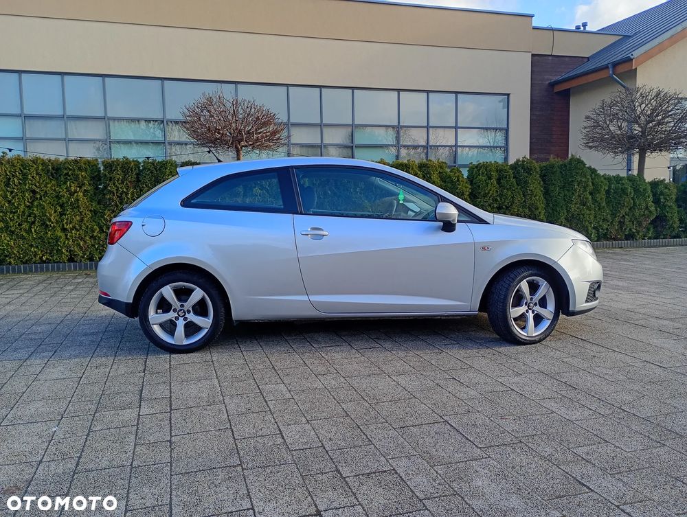 Seat Ibiza SC 1.6 16V Sport - 2