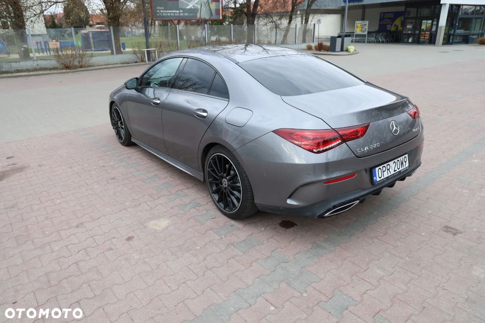 Mercedes-Benz CLA 220 4-Matic AMG Line 7G-DCT - 21