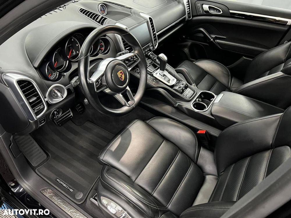 Porsche Cayenne Platinum Edition - 2