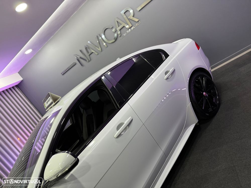 Jaguar XE 2.0 D R-Sport - 16
