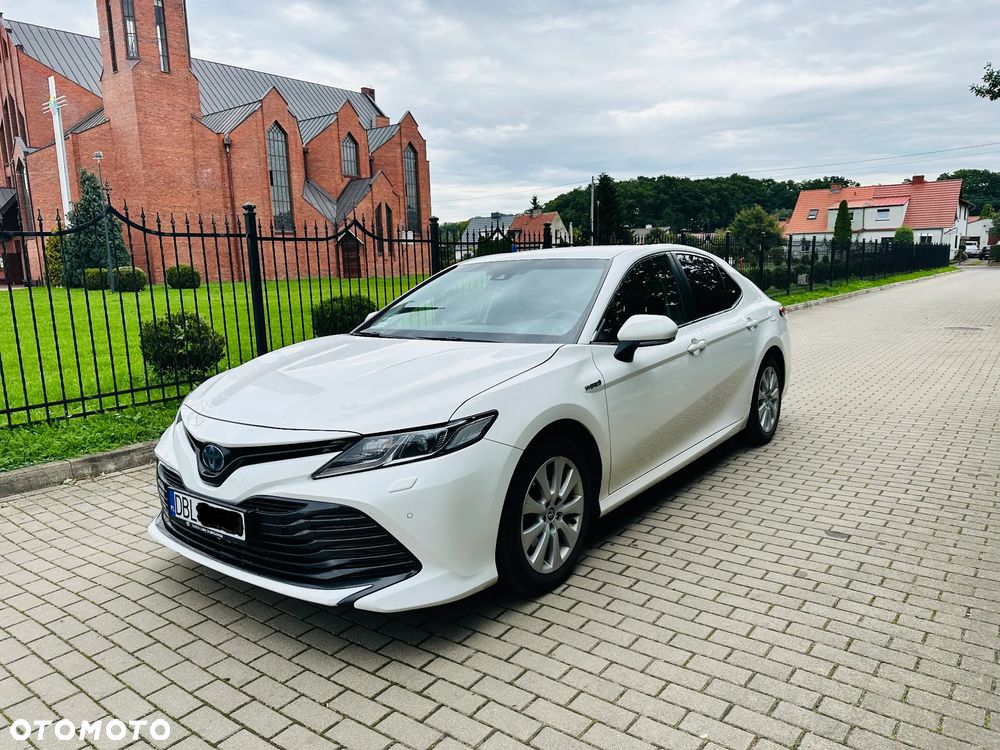 Toyota Camry - 1