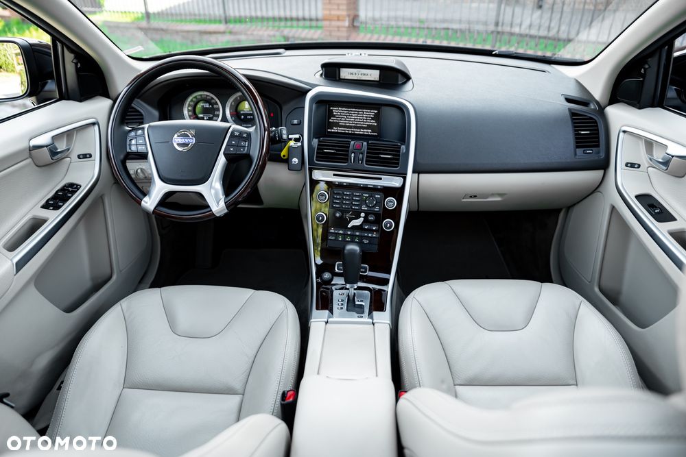 Volvo XC 60 T6 AWD RDesign - 25