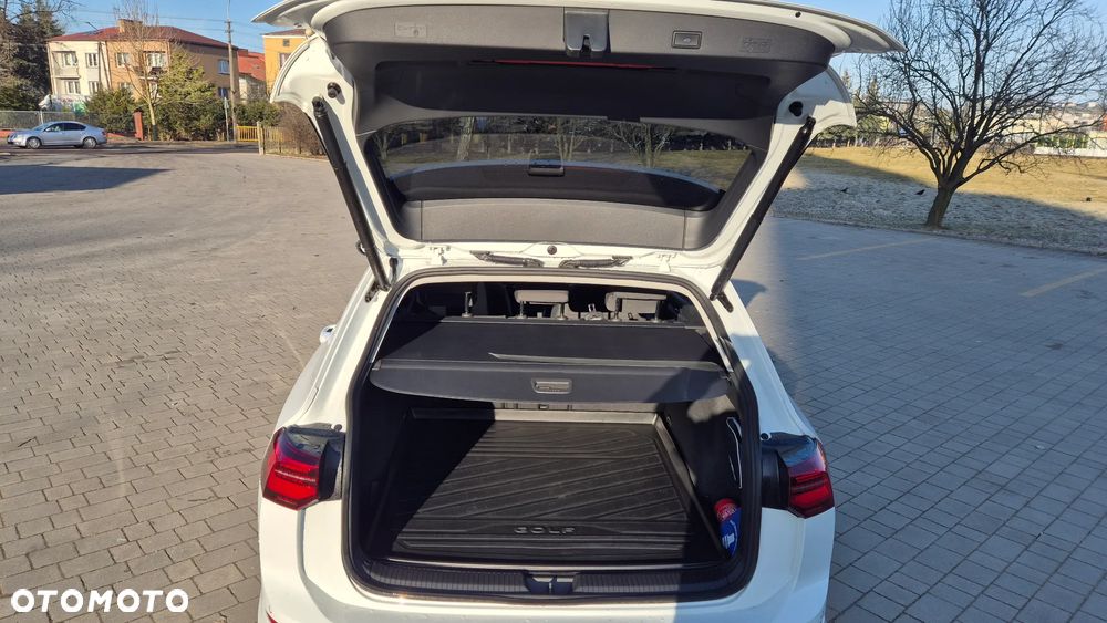 Volkswagen Golf 1.5 eTSI OPF DSG Style - 8