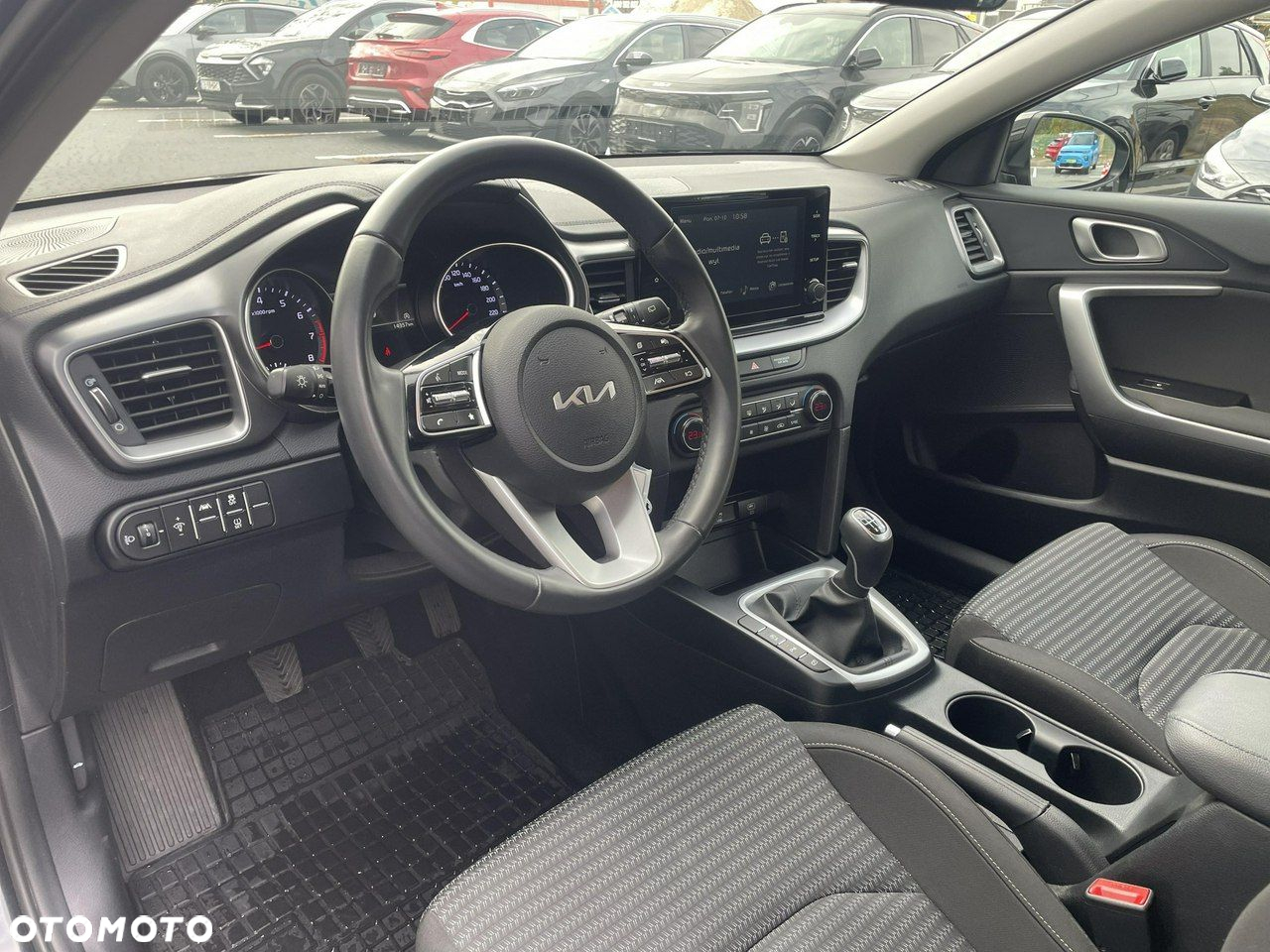 Kia Ceed - 9