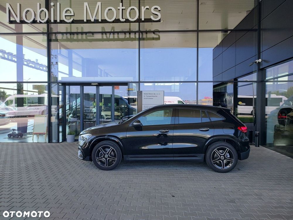 Mercedes-Benz GLA - 8