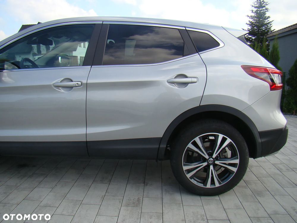 Nissan Qashqai 1.2 DIG-T N-Connecta EU6 - 7