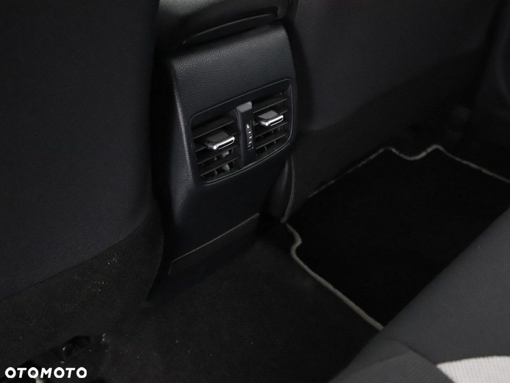 Toyota Corolla 2.0 Hybrid Executive - 38