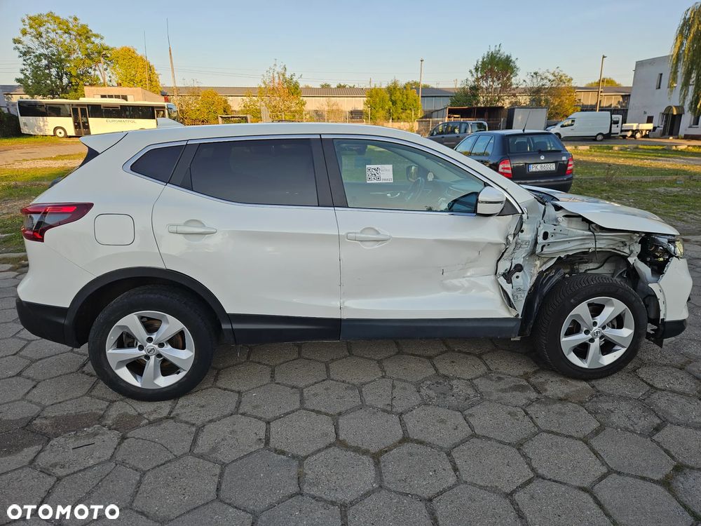 Nissan Qashqai 1.5 dCi Tekna - 4