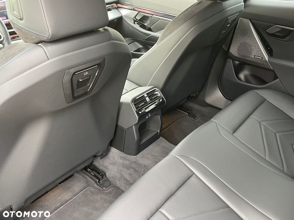 BMW Seria 5 520d xDrive mHEV M Sport - 34