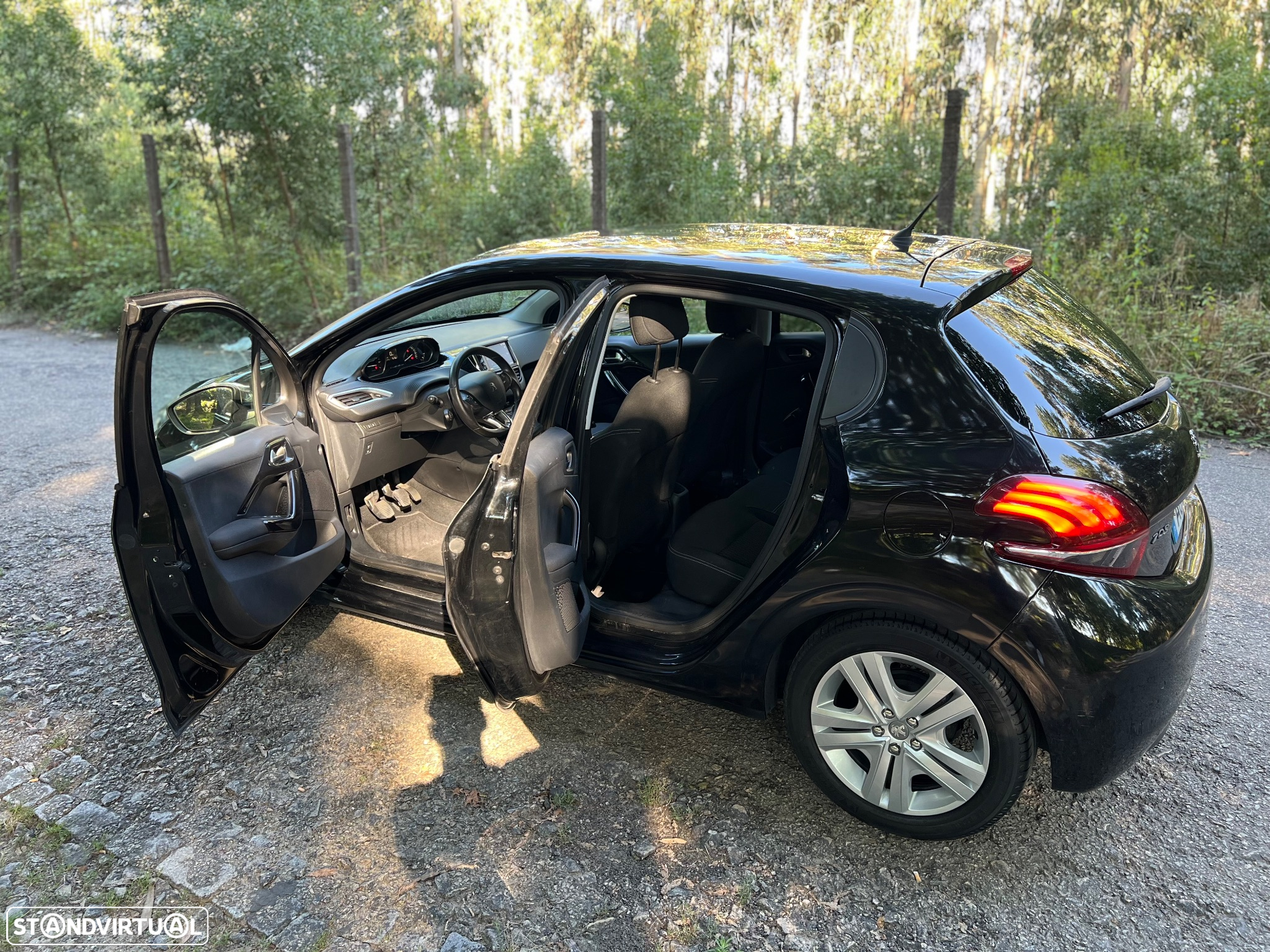 Peugeot 208 1.2 PureTech Style - 12
