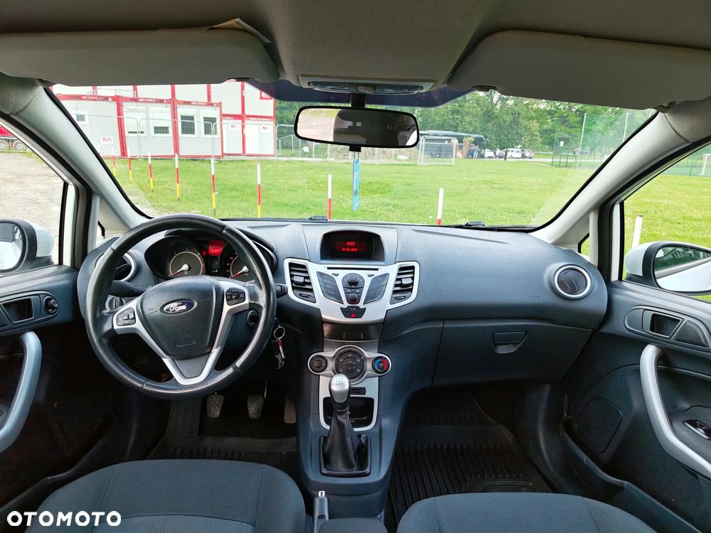 Ford Fiesta 1.4 TDCi Ambiente - 8