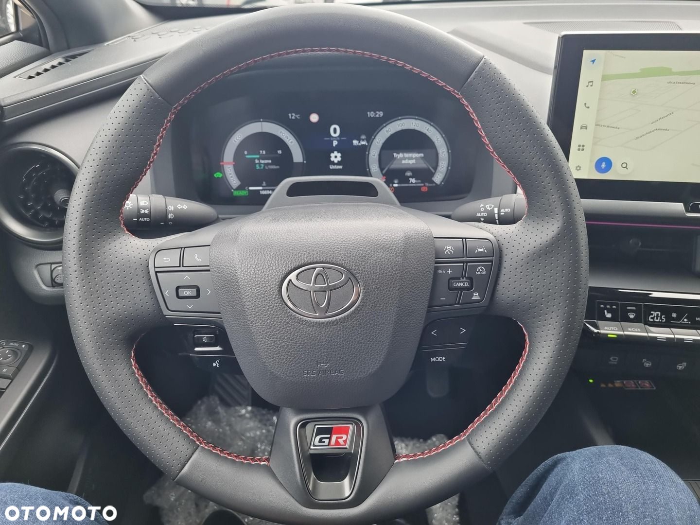 Toyota C-HR - 16