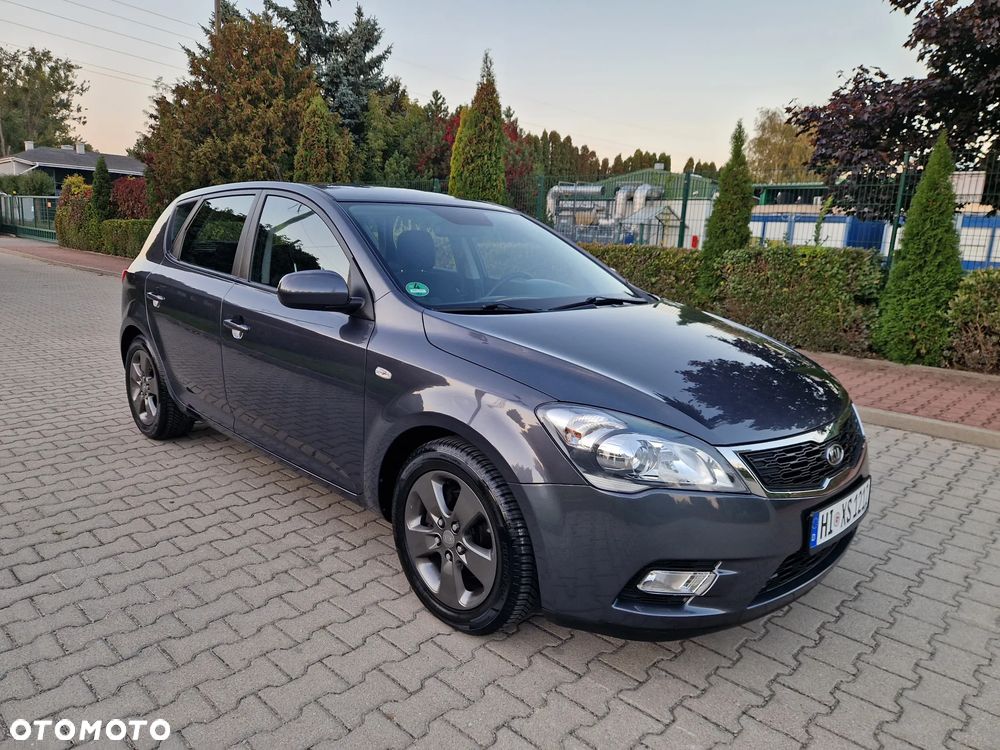 Kia Ceed - 9