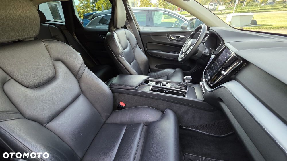 Volvo XC 60 D4 Momentum - 26