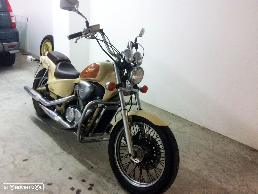 Honda Shadow Custom - 3