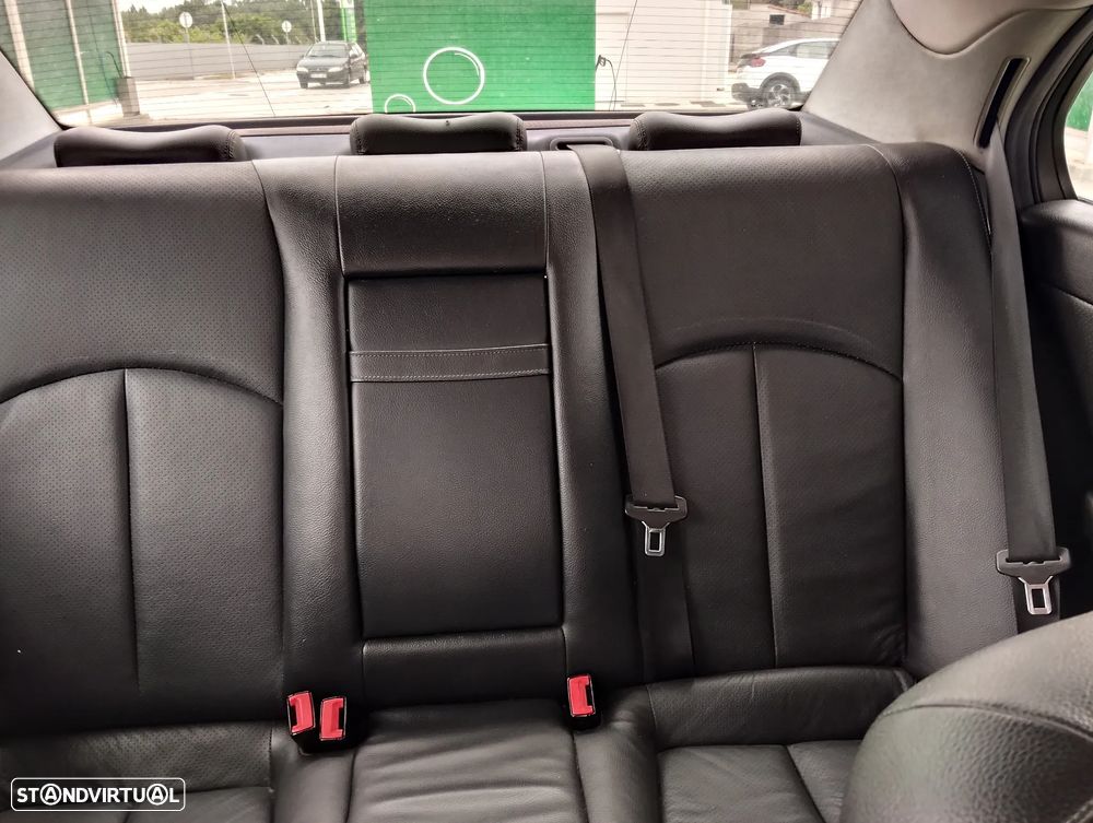 Mercedes-Benz E 220 CDI Avantgarde - 3