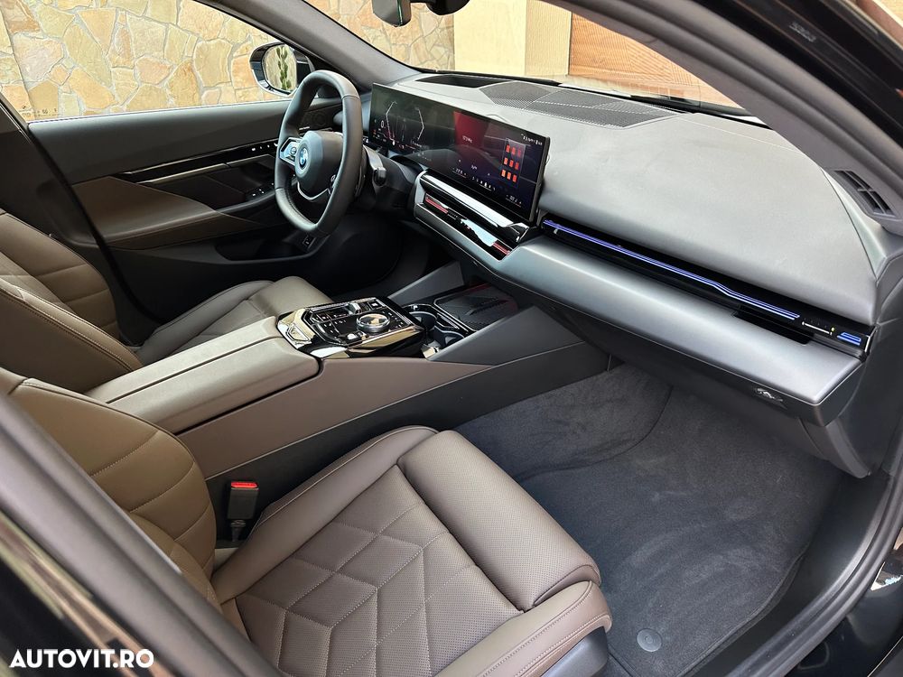 BMW Seria 5 520i AT MHEV - 16