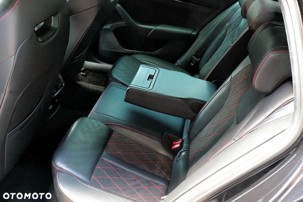 Skoda Octavia 2.0 TSI DSG RS Plus - 26