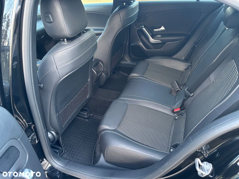 Mercedes-Benz Klasa A 180 7G-DCT Progressive - 22