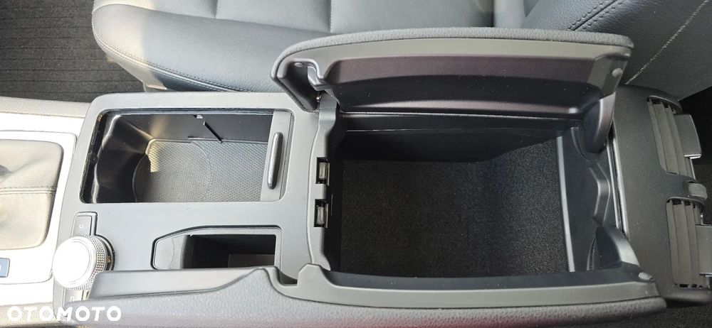 Mercedes-Benz Klasa C 320 CDI DPF 7G-TRONIC Avantgarde - 28