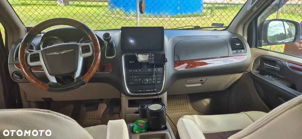 Chrysler Town & Country 3.6 Touring - 12