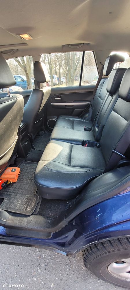 Suzuki Grand Vitara 2.0 De luxe - 11