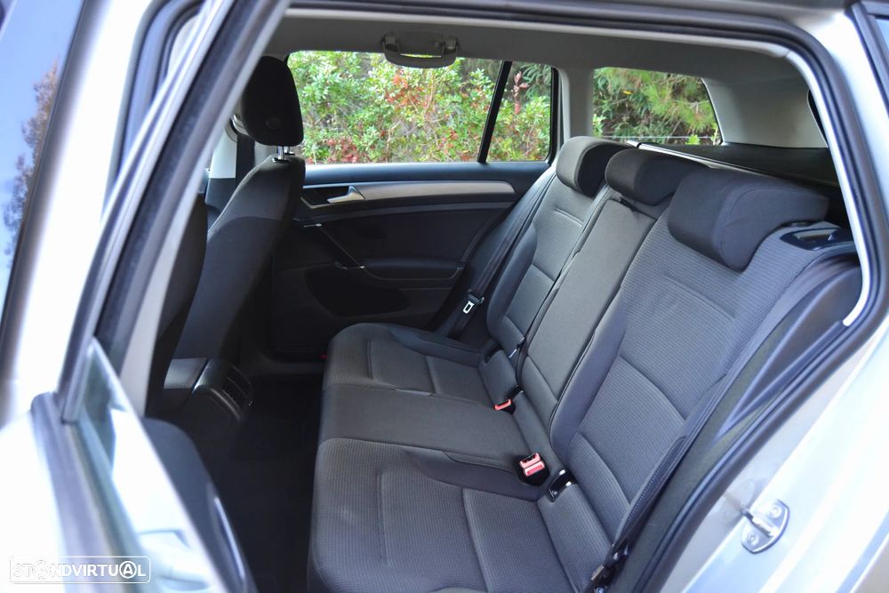 VW Golf Variant 1.6 TDi Trendline DSG - 18