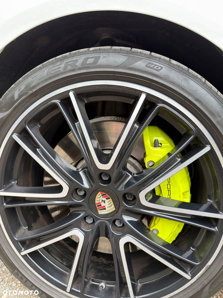 Porsche Panamera 4 E-Hybrid - 10