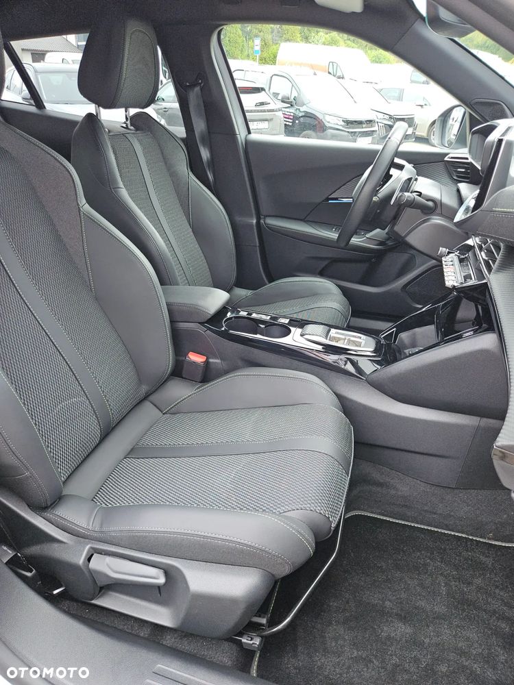 Peugeot 2008 PureTech 130 Allure S&S EAT8 - 10