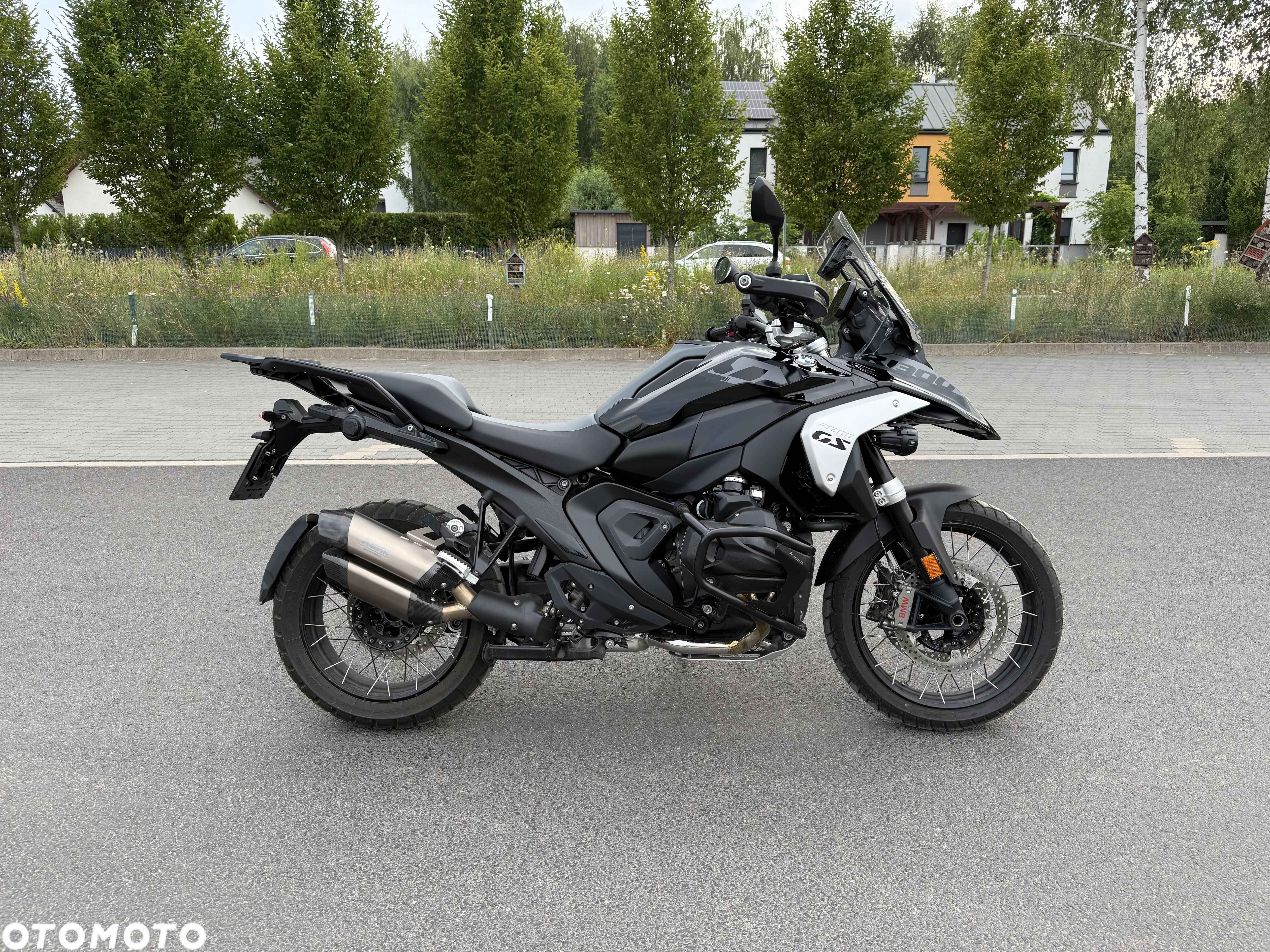BMW R - 1