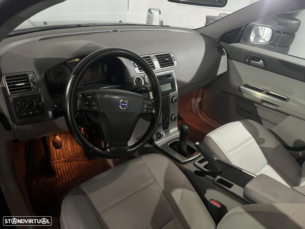 Volvo S40 1.6 D Nível 3 - 6