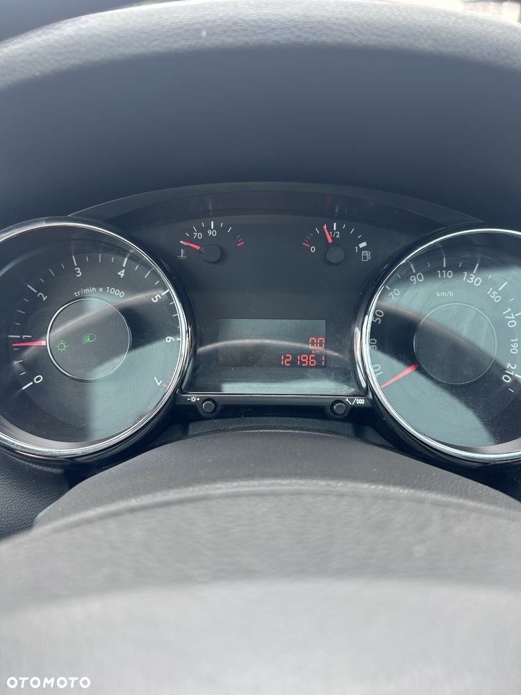 Peugeot 5008 - 5