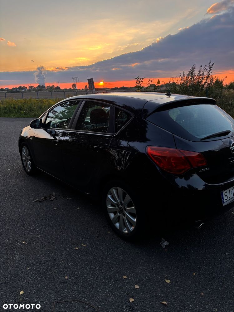 Opel Astra IV 1.6 T Cosmo - 8