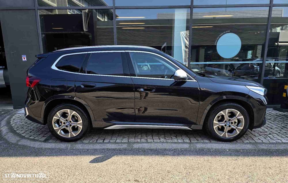 BMW iX1 eDrive20 xLine - 4