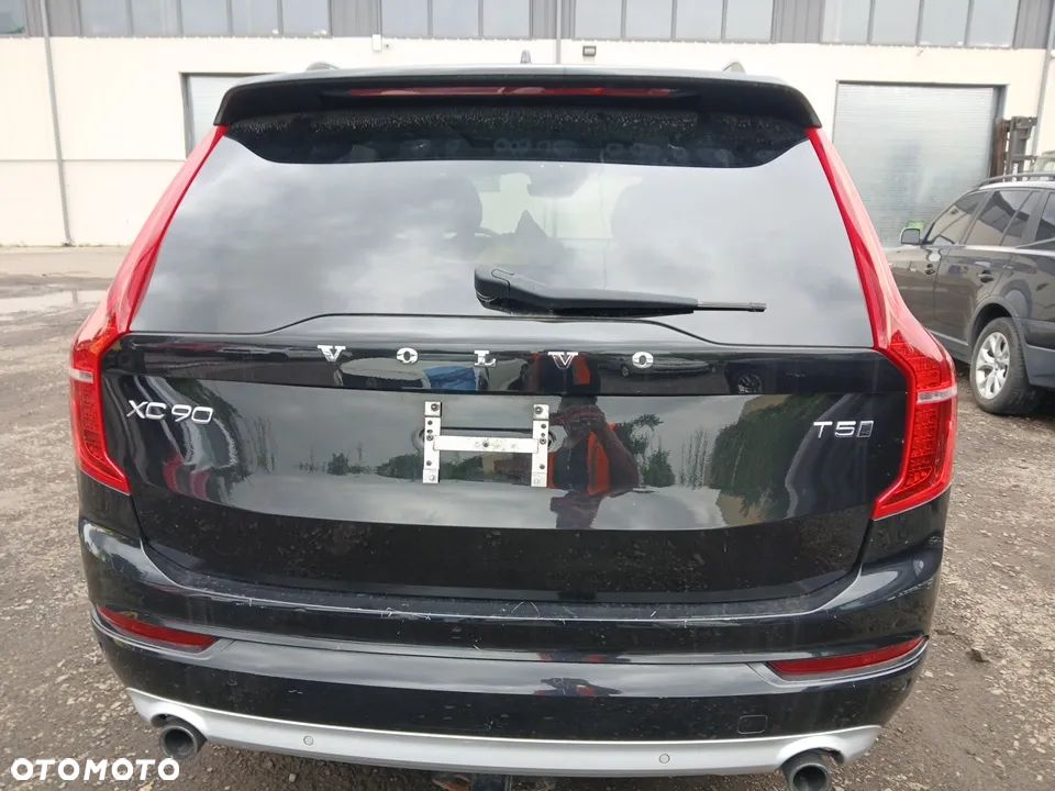 Volvo XC 90 T5 AWD Momentum 7os - 16