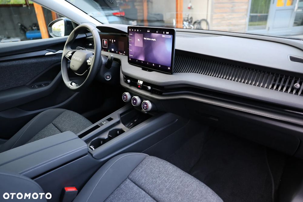 Skoda Superb 2.0 TDI SCR Essence DSG - 21