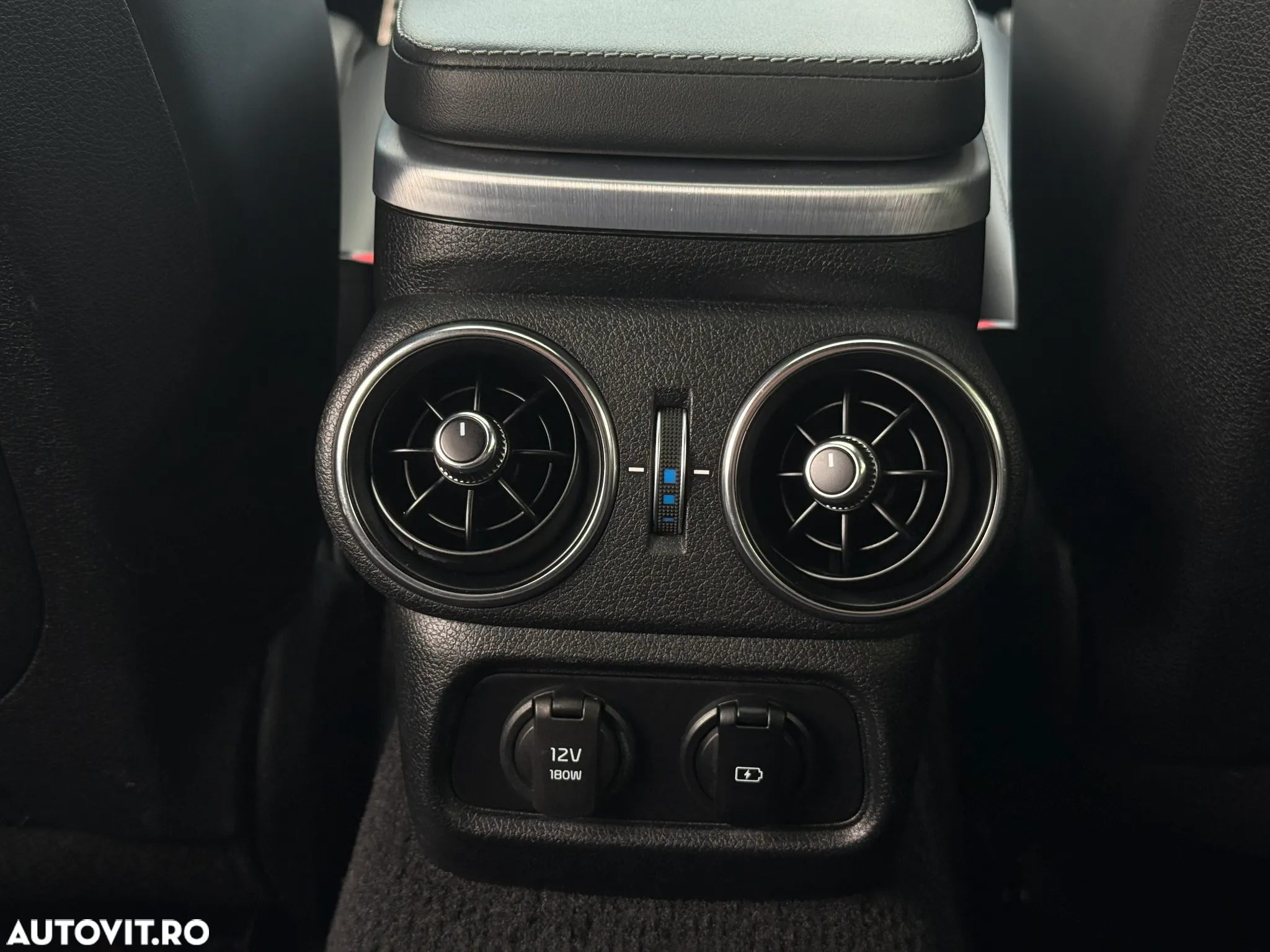 Kia Stinger 3.3 T-GDI AWD OPF GT - 37