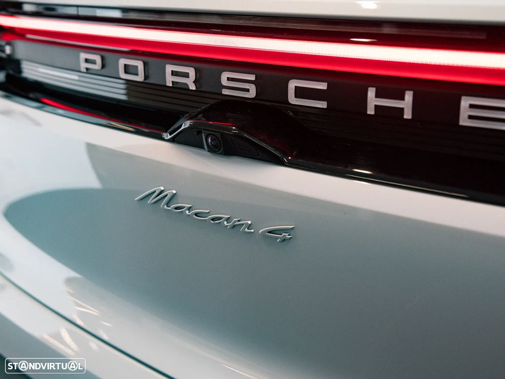 Porsche Macan Electric 4 - 19