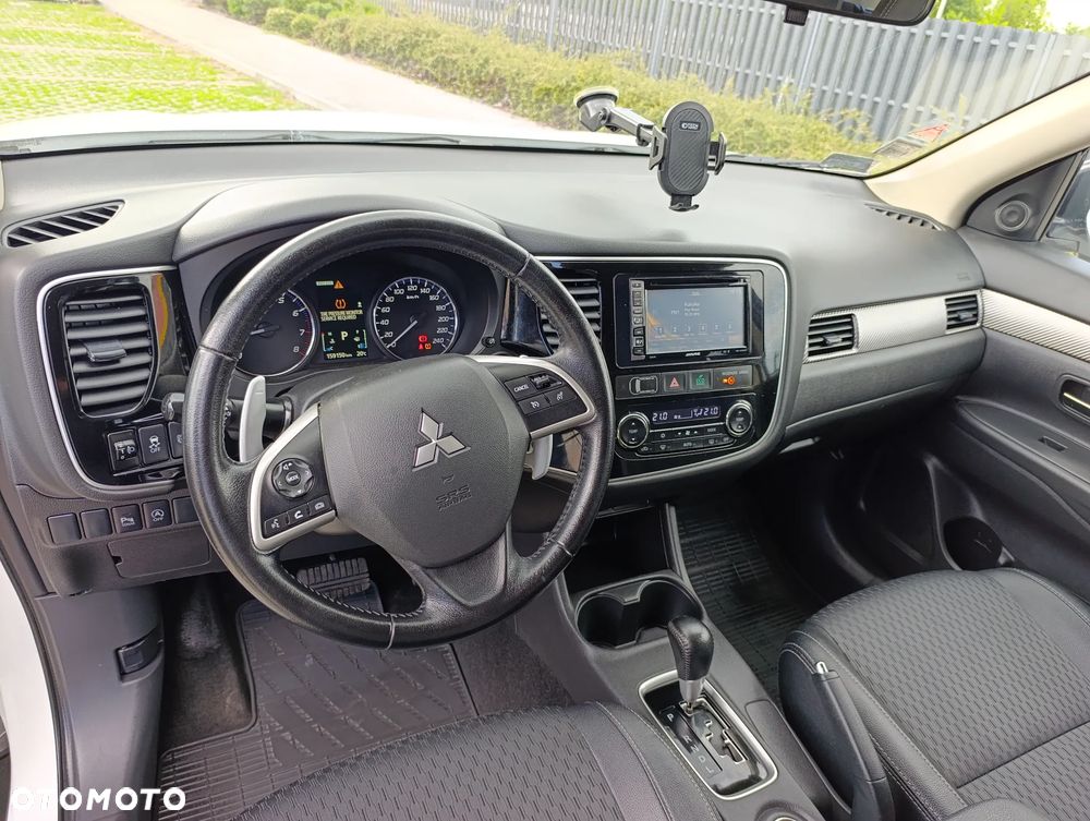 Mitsubishi Outlander 2.0 Intense + Navi 4WD CVT - 14
