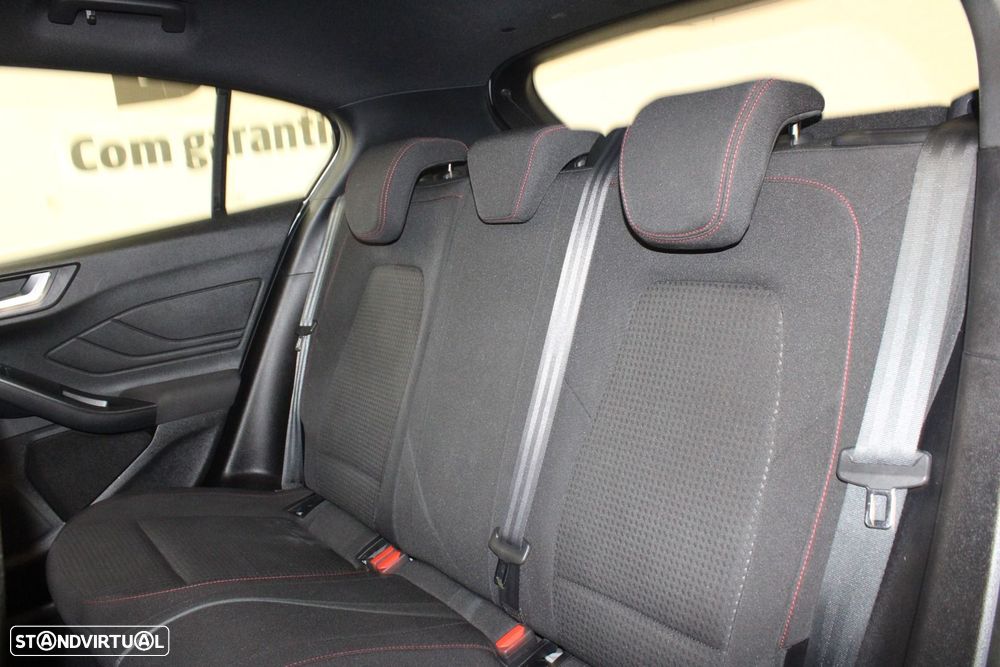 Ford Focus 1.0 EcoBoost MHEV ST-Line - 29